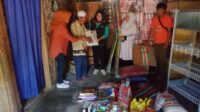Muhamad Salim Penjual Sapu Lidi Keliling dapat bantuan dari orang baik dan LKS Alamanda Tanggamus
