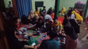Suasana lebaran Kelbes Almarhum Abdul Manab Bin Karyo dan Kelbes Almarhum Suro Imin bin Morejo