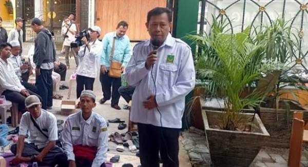 Photo : H Munadi SE (Memegang Mic) Saat Acara Silahturahmi Partai Bulan Bintang Kabupaten Tangerang beberapa waktu lalu, (Doc Pribadi)