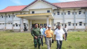 Pj Bupati Meurah Meninjau Keadaan Gedung Politeknik Aceh Tamiang