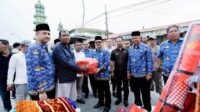 Pj Bupati Aceh Tamiang Serahkan Bantuan Masa Panik Musibah Kebakaran