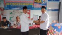 Kades Kadu Agung Barat Lantik Dua Perangkat Desa