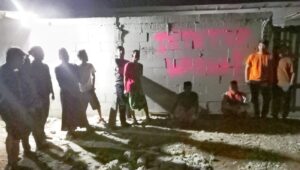 Warga Kp, Gabus III Dan II, Rt 03 Desa Kedung Lakukan aksi Demo, Tuntut Kandang Ayam Ditutup