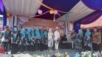 Isak Tangis Guru Didik  Melepas Siswa Didiknya