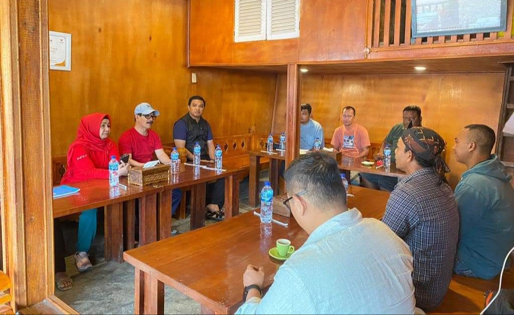 Poto : Pj Bupati Meurah Bawa Datok Penghulu Belajar ke Lubuk Badak Takengon Aceh Tengah. SWARA45.COM/Afrizal]