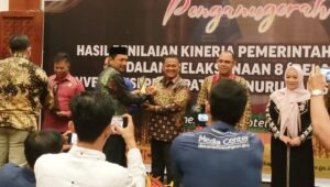 Sekda Asra Terima Penghargaan Percepatan Penurunan Angka Stunting se Aceh