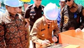 Pj Bupati Aceh Tamiang & PLN Lakukan Peletakan Batu Pertama Proyek PLTBm