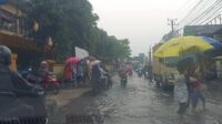 Barisan Aktivis Kritisi Jalan Raya Di Depan SMPN 1 Tigaraksa Jadi Langganan Banjir Bertahun-Tahun