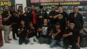 Penyerahan SK Ketua PPBNI Satria Banten DPAC kecamatan Gunung Kaler
