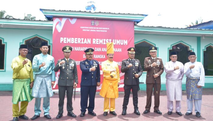 Pj Bupati Meurah Serahkan Remisi kepada Warga Binaan Lapas Kelas IIB Kualasimpang