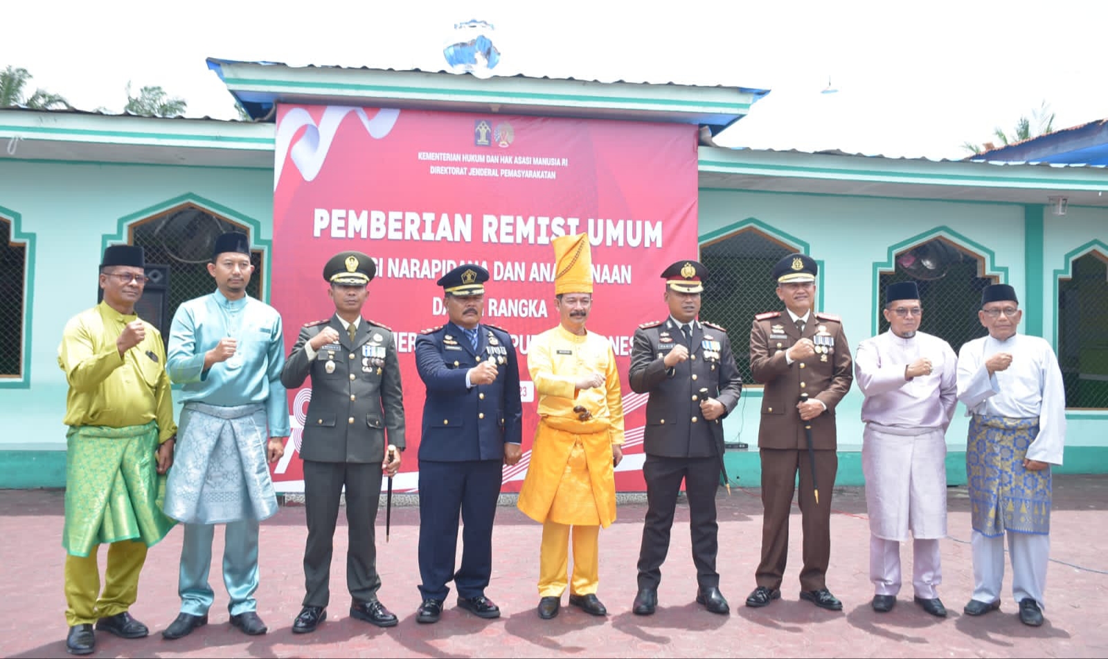 Pj. Bupati Aceh Tamiang Dr. Drs.Meurah Budiman, SH, MH bersama Forkopimda melakukan anjangsana ke Lapas Klas IIB Kualasimpang. Dok : Prokopim 2023/SWARA45.COM/Afrizal]