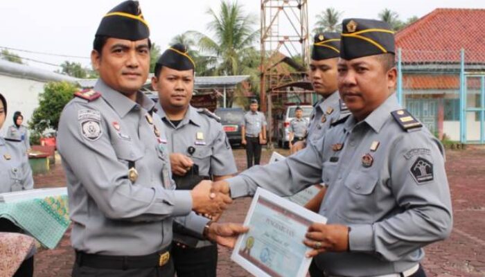 Gagalkan Penyelundupan Handphone, Lima Petugas Lapas Kotaagung Dapatkan Penghargaan