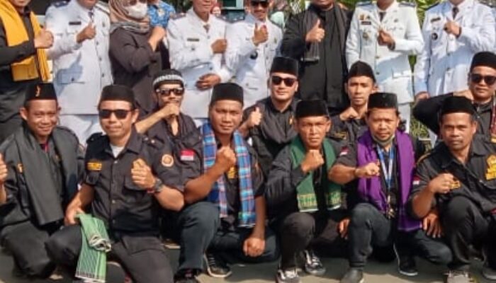 Luar Biasa !!! Keluarga Besar Pendekar Banten Korcam Sukamulya, “Hitam kan” Lapangan Upacara Dalam HUT RI ke -78 Tahun 2023