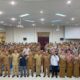 Pj. Bupati Aceh Tamiang, Dr. Drs. Meurah Budiman, SH, MH, berpose bersama usai Pengarahan tentang Netralitas ASN menghadapi Pemilu / Pilkada serentak Tahun 2024. Kegiatan berlangsung di aula Setdakab, Senin (11/9/2023). Dok : Prokopim 2023/SWARA45.COM/Afrizal]