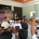Photo : Satibi Camat Kronjo Saat Di Wawancarai Oleh Para Jurnalis Terkait Dugaan Pelecehan Oleh Oknum Kades