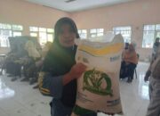 Hadirnya Beras 10Kg Disambut Dorongan Doa Untuk Pejabat Desa Dan Bupati