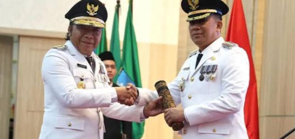 Photo : Al Muktabar Lantik Pj Bupati Tangerang Andi Ony Prihartono di KP3B Banten