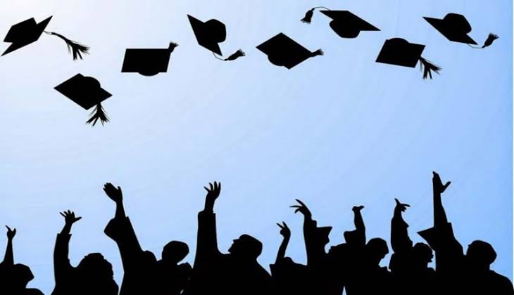 Photo Ilustrasi Lulus Sarjana