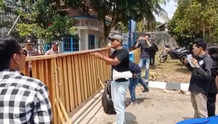 Perum Bulog Cabang Lebak Di Gerudug Massa Minta Penjelasan Soal Program Bansos Pangan