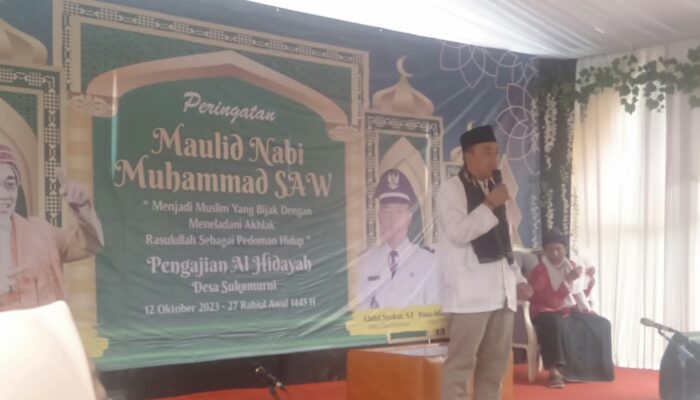Gelar acara Maulid Nabi, Kepala desa Sukamurni Balaraja, mengajak warga meneladani Akhlak Rosulullah