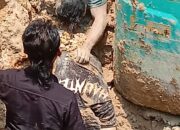 Dua Orang Meninggal Tertimbun Tanah Longsor Di Proyek Galian Tanah  Cibadak