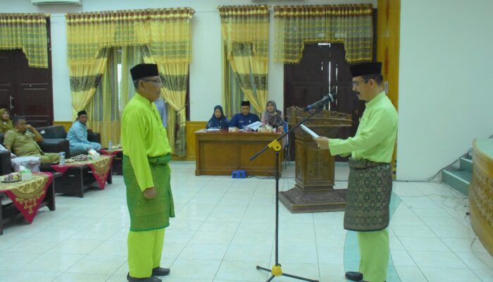 Pj Bupati Meurah Mengukuhkan Ketua MAA Aceh Tamiang