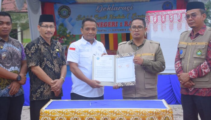 Wakili Pj Bupati Meurah, Staf Ahli Bupati Hadiri Deklarasi Sekolah Bersinar
