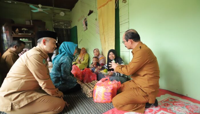 Kunjungi Anak Dengan Kasus Stunting, Ini Pesan Pj Bupati Meurah