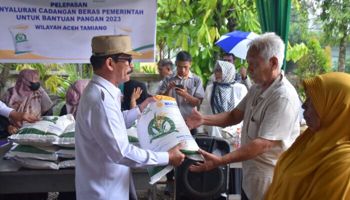 Bupati Meurah Sebut Manfaatkan Bantuan Beras ini, untuk Memenuhi Kebutuhan Keluarga “Jangan dijual”