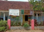 Membahayakan,Ruang Kelas SD Di Cibeber Ditutup