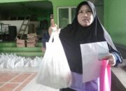 70 KPM Desa Cimari Gembira Mendapatkan Bansos Telur dan Daging Ayam Disaat Masa Kesulitan Pangan