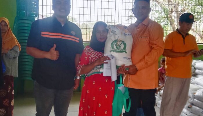725 Karung Beras 10 Kg, Kembali di Bagikan Untuk Masyarakat Desa Buniayu Kecamatan Sukamulya