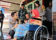 Peduli Disabilitas Polres Tasik Kota, Berikan Bantuan Kursi Roda dan Sembako Untuk Warga Rajapolah