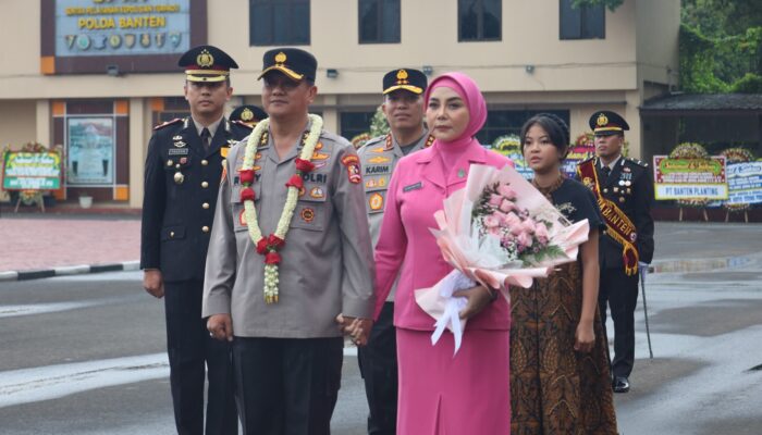 Penuh Haru Proses Pelepasan Irjen Pol Rudy Heriyanto Dari Jabatan Kapolda Banten