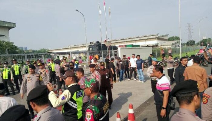 Tagih Janji, Warga Desa Danau Indah Geruduk PT SGI