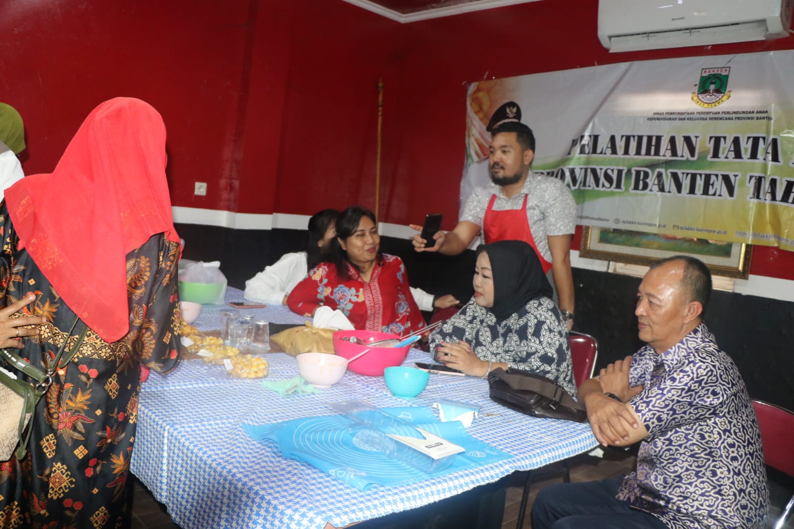 caption Anggota Komisi V DPRD Banten Sri Hartati.