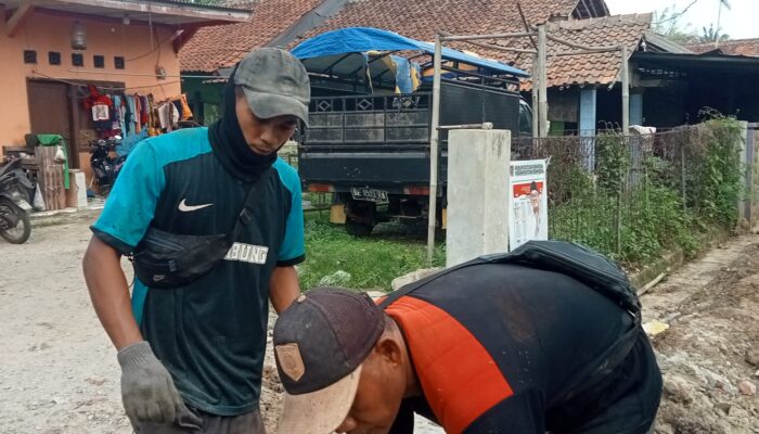Pemasangan U-Ditch di Kampung Pakuhaji Di Duga Asal Jadi dan Tidak Mematuhi Standar Keselamatan