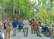Bupati Berserta Rombongan Meninjau Langsung Lokasi Yang Akan di Bupati Berserta Rombongan Meninjau Langsung Lokasi Yang Akan di Bangun Tahun Depan