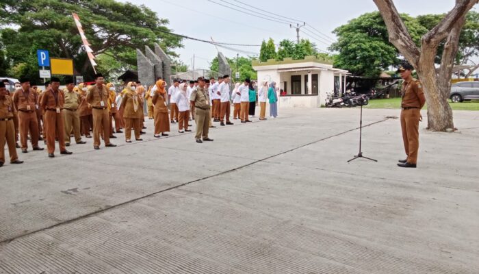Camat Kurnia, S. STP. M.Si., Pimpin Apel kerja staf jajaran kecamatan Gunung Kaler Tahun 2024