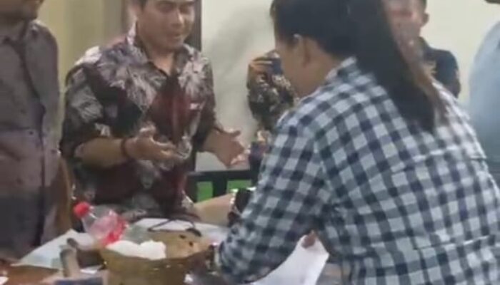Viral..!!! Pleno Rekapitulasi Hasil Suara Di Gunung Kencana Ricuh