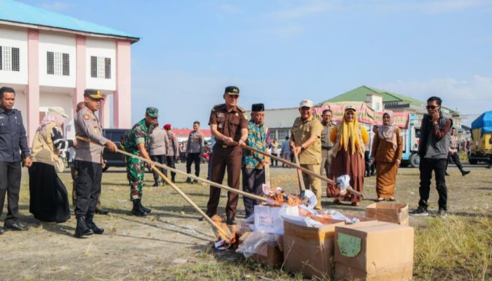 1.442 Lembar Surat Suara Rusak & Berlebih di Aceh Tamiang Dimusnahkan