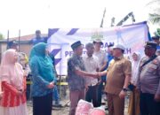 Pj Bupati Asra Kunjungi Keluarga Korban Kebakaran di Seruway