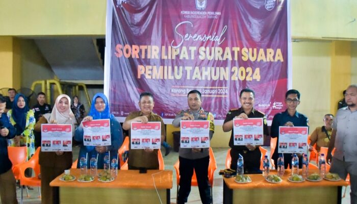 Kabar Pemilu: Pj Bupati Asra Buka Kegiatan Sortir Lipat Surat Suara