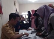 Harapan Bahagia 748 KPM Saat Mengantri Bantuan Beras 10 Kg Didampingi Kades Cijulang