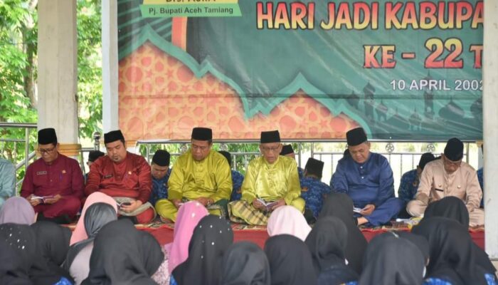 Pj Bupati Asra Buka Kegiatan Yasinan Akbar dalam Rangkaian Peringatan HUT Aceh Tamiang ke-22