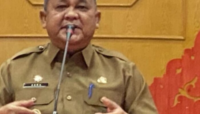 Pj Bupati Asra Minta Agar Para Kepala SKPK Dapat Mengarahkan Stafnya untuk Membersihkan Lingkungan Kantor nya Masing-masing