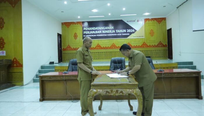 Teken Perjanjian Kinerja, Pj Bupati Asra Minta Kepala SKPK Tingkatkan Disiplin Aparatur .