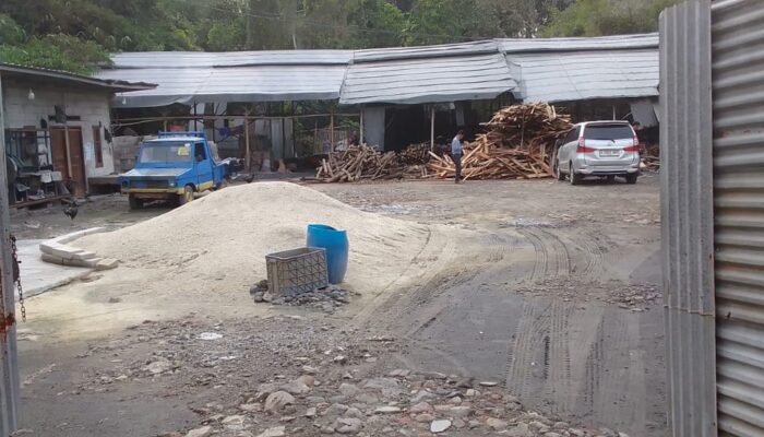 Pabrik Peleburan Timah Diduga Langgeng Beroperasi Tanpa Izin Di Area Zona Hijau