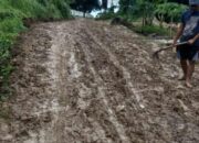 Jalan Poros Desa Di Cigoong Selatan Lumpuh Total