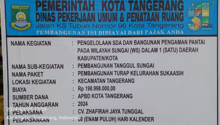 Pekerja Turap Di Kelurahan Suka Asih Abaikan Keselamatan,  Pengawasan PUPR Kota Tangerang Di Pertanyaan?